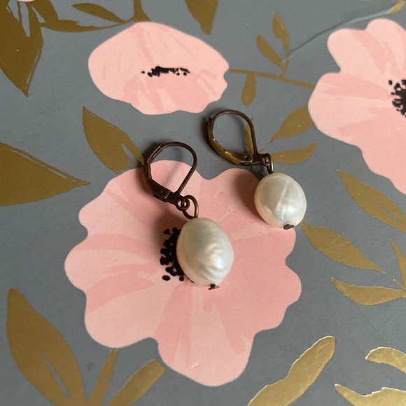 Genuine Freshwater Pearls Earrings - Picture 3 of 5